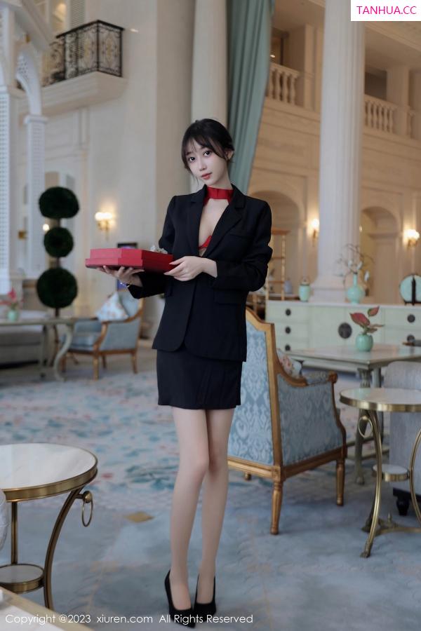 玥儿玥  [XiuRen]高清写真图 2023.07.19 No.7102 玥儿玥er 杭州旅拍第2张图片